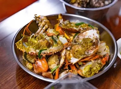Fried Crabs with Ginger and Garlic (Large)