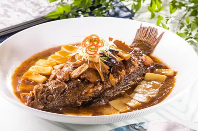 Braised Mandarin Fish with Shanghai Rice Cake (1 pc)
