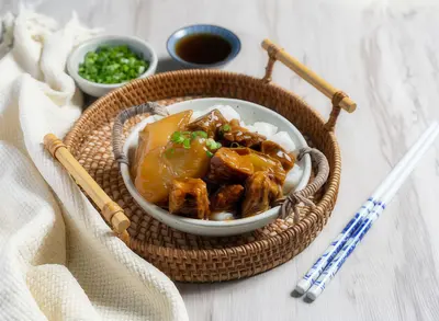 Beef Brisket with White Radish Rice Noodle Rolls