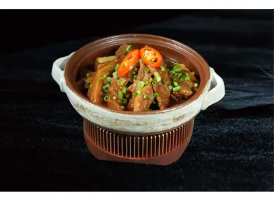 Braised Beef Tendon and Beef Brisket in A Black Soybean Sauce