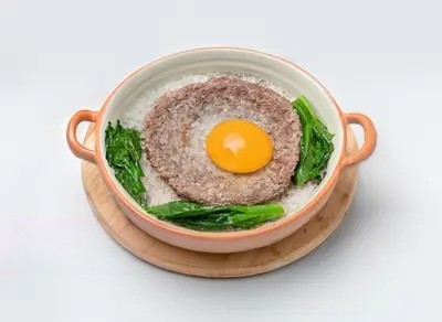Raw Egg and Beef Claypot Rice