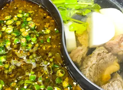 Beef Bone Pot with Green Peppercorns