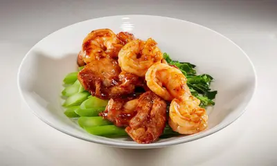 Sautéed Chicken & Prawns with Chinese Kale in Chiujew Sauce