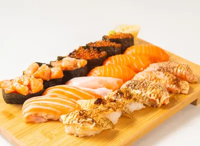 Seafood Salmon Sushi Platter B (18 pieces)