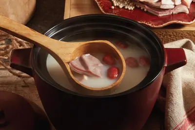 Chicken Soup with Pig's Tripe in Casserole