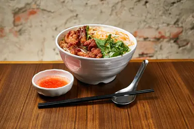 Chicken Skewers with Dry Noodles