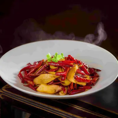 Fried White Boletus with Qiubei Dry Red Pepper
