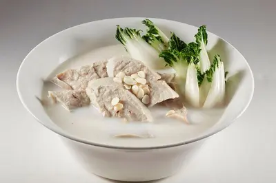 Double-boiled Pig's Lung Soup with Almond Juice